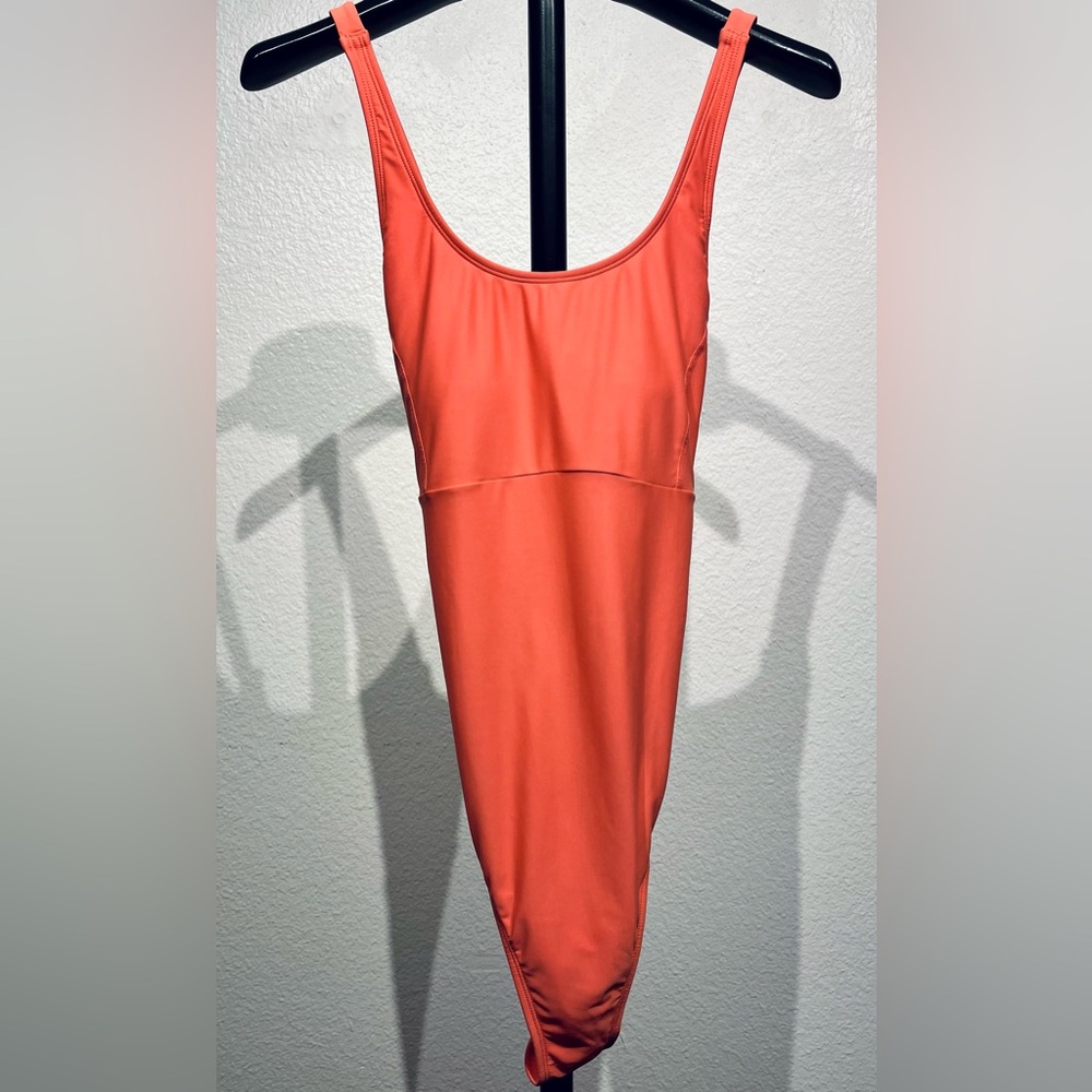 Lolë Coral-colored One-piece Swimsuit - Size 8 (Women’s)